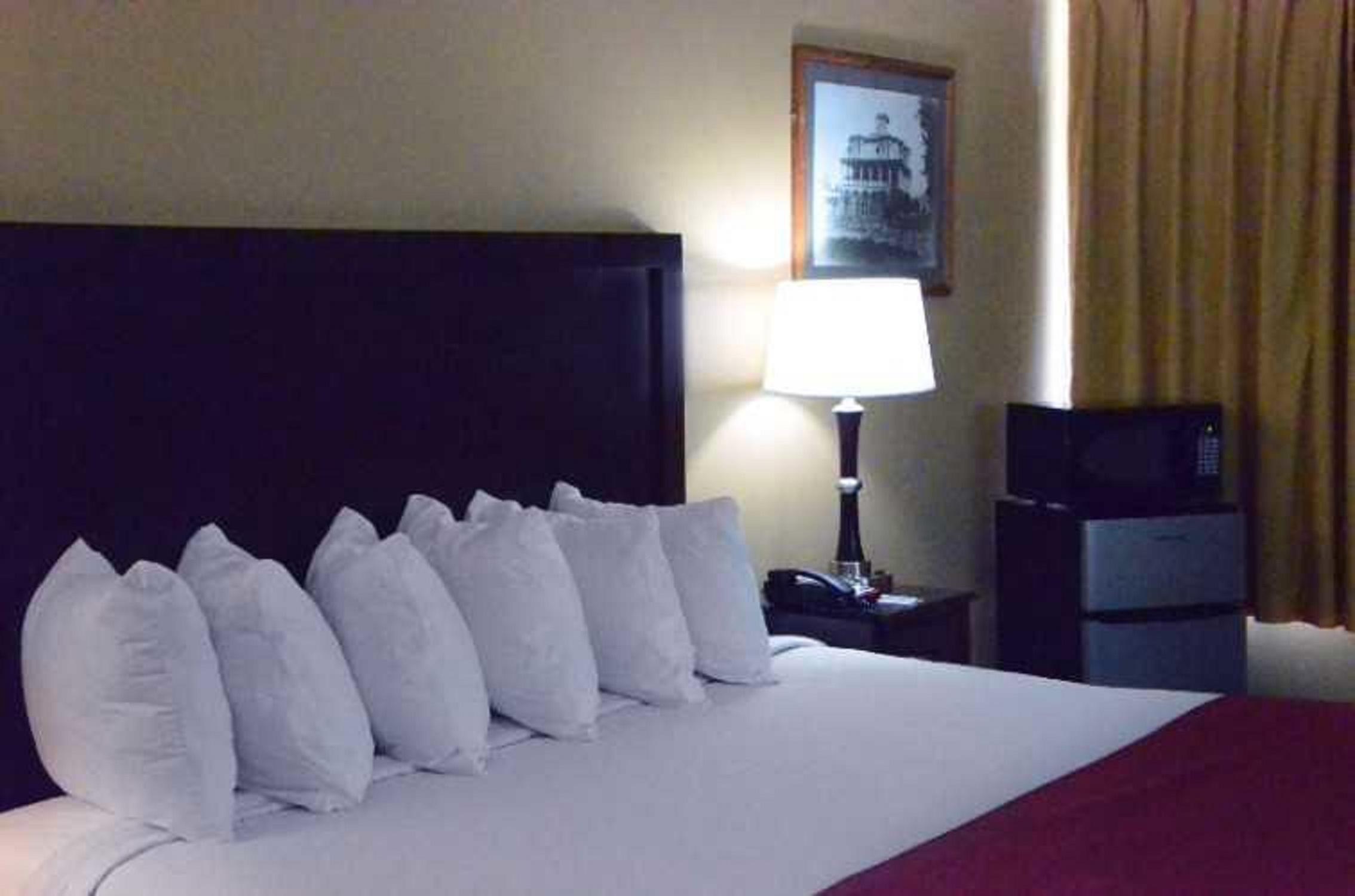 Carmel Inn And Suites Тибодо Экстерьер фото