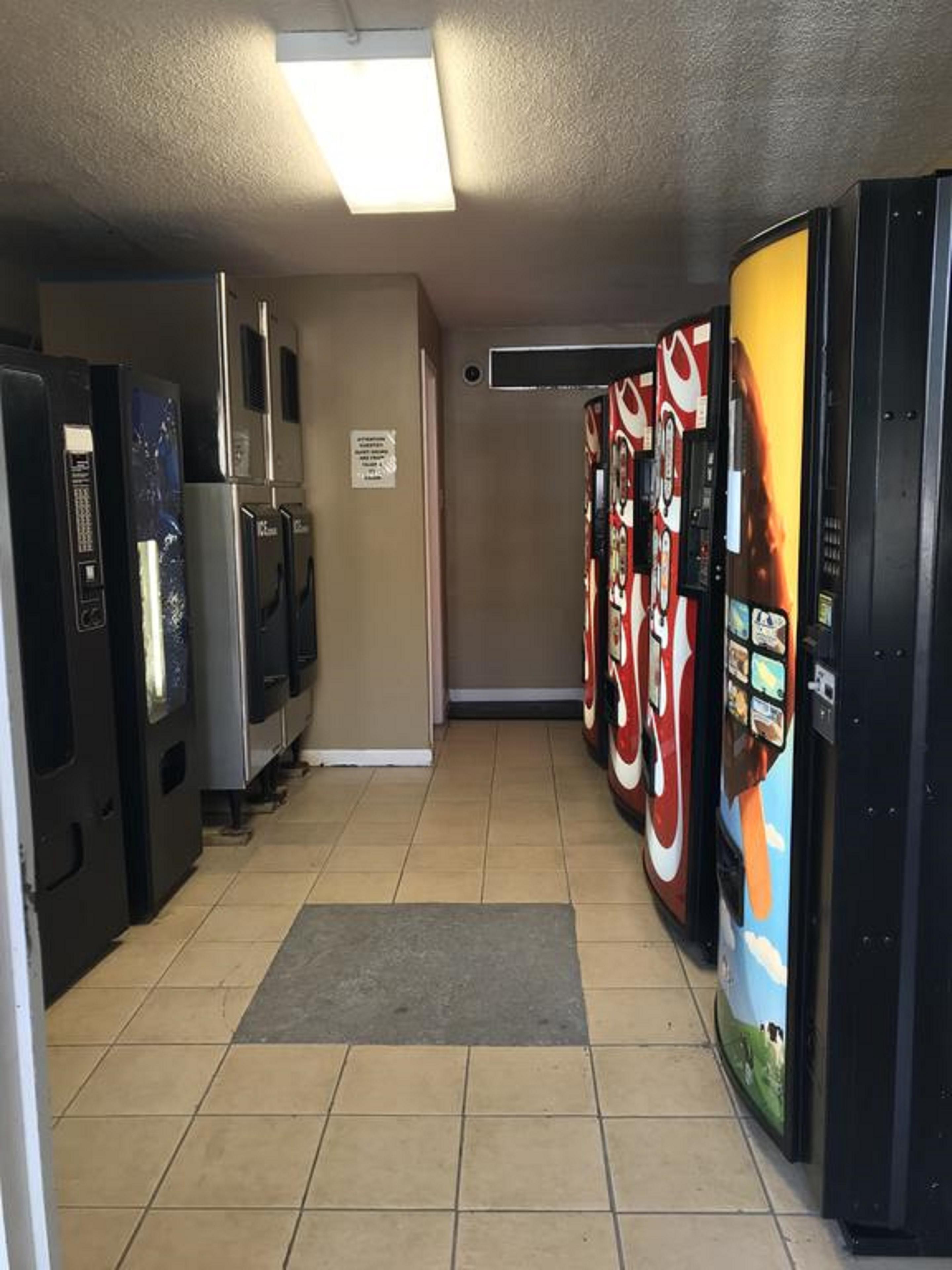 Carmel Inn And Suites Тибодо Экстерьер фото