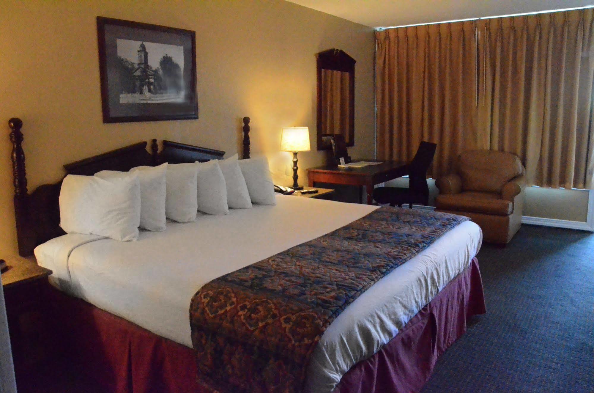Carmel Inn And Suites Тибодо Экстерьер фото