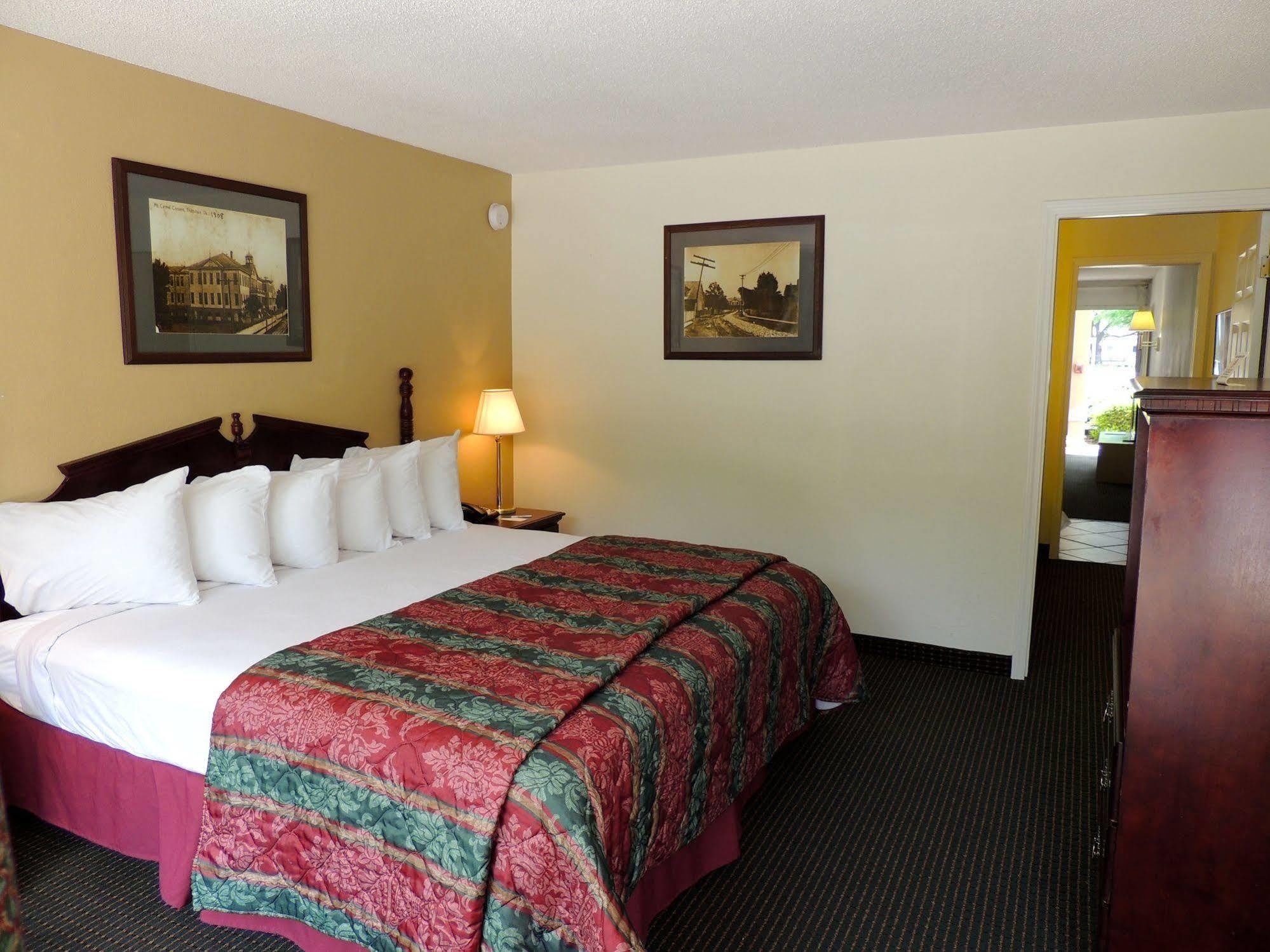 Carmel Inn And Suites Тибодо Экстерьер фото